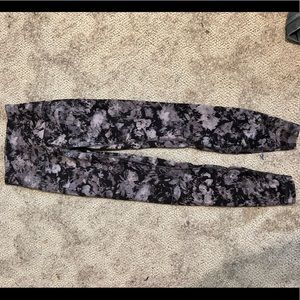 Lululemon purple floral align pant 25” size 2